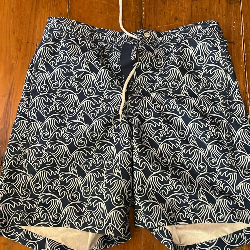 Southern Tide Size small board shorts